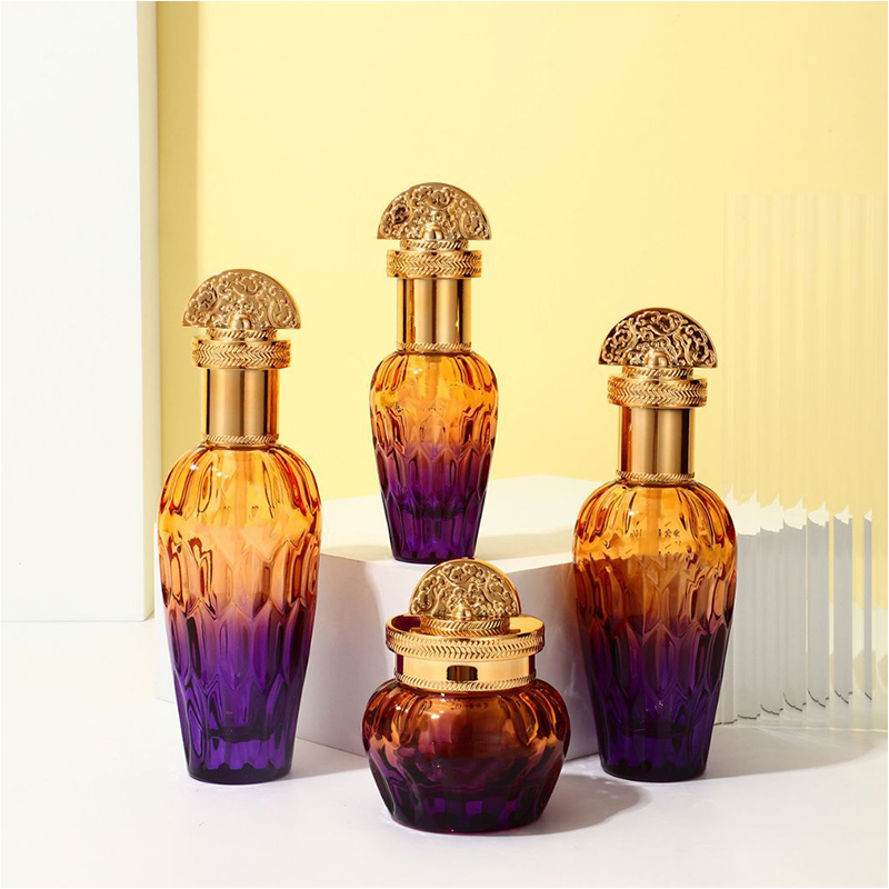 曇らされた透明なガラスのスキンケア包装化粧品容器スポイト ポンプが付いているガラス ローション ボトル 曇らされた透明なガラスのスキンケア包装化粧品容器スポイト ポンプが付いているガラス ローション ボトル