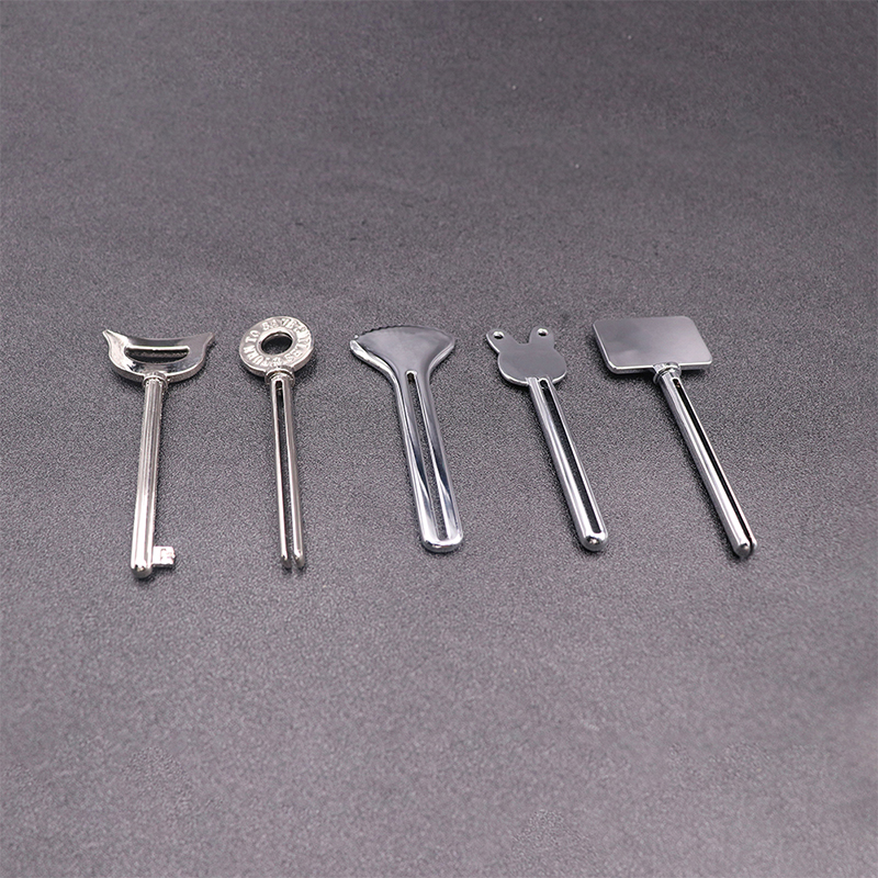 金属歯磨き粉ディスペンサー洗顔料歯磨き粉チューブ絞り器キー形状化粧品チューブ絞り器 金属歯磨き粉ディスペンサー洗顔料歯磨き粉チューブ絞り器キー形状化粧品チューブ絞り器