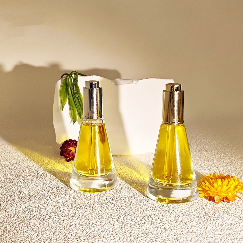 円錐形のガラス化粧品スポイト エッセンシャル オイル ボトル