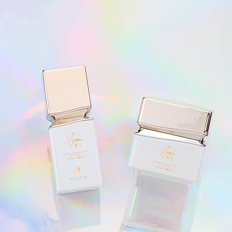 フェイス クリームとアイ クリーム用の虹色の効果を持つ正方形のガラス クリーム ジャー フェイス クリームとアイ クリーム用の虹色の効果を持つ正方形のガラス クリーム ジャー