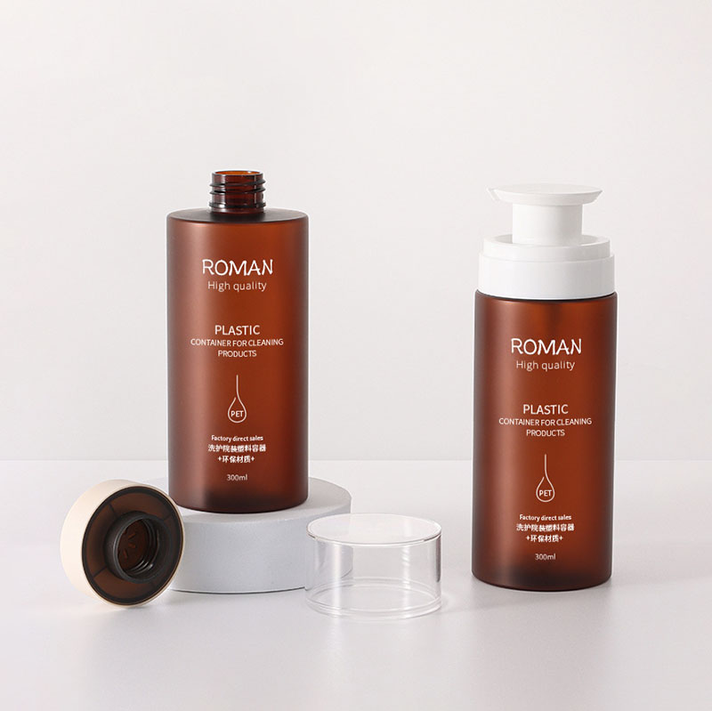 ペットボトル ポンプディスペンサー付き 漏れ防止 大きな空の透明な琥珀色のシリンダー 詰め替え可能 シャンプー ヘアコンディショナー ローション オイル用