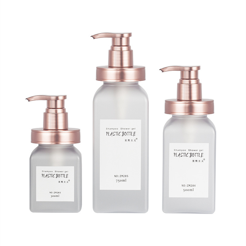 300 ミリリットル 500 ミリリットル 700 ミリリットル高級化粧品包装つや消しソフト表面タッチスクイズボディローション洗浄ホテルのシャンプーボトルとゴールドローズポンプ 300 ミリリットル 500 ミリリットル 700 ミリリットル高級化粧品包装つや消しソフト表面タッチスクイズボディローション洗浄ホテルのシャンプーボトルとゴールドローズポンプ