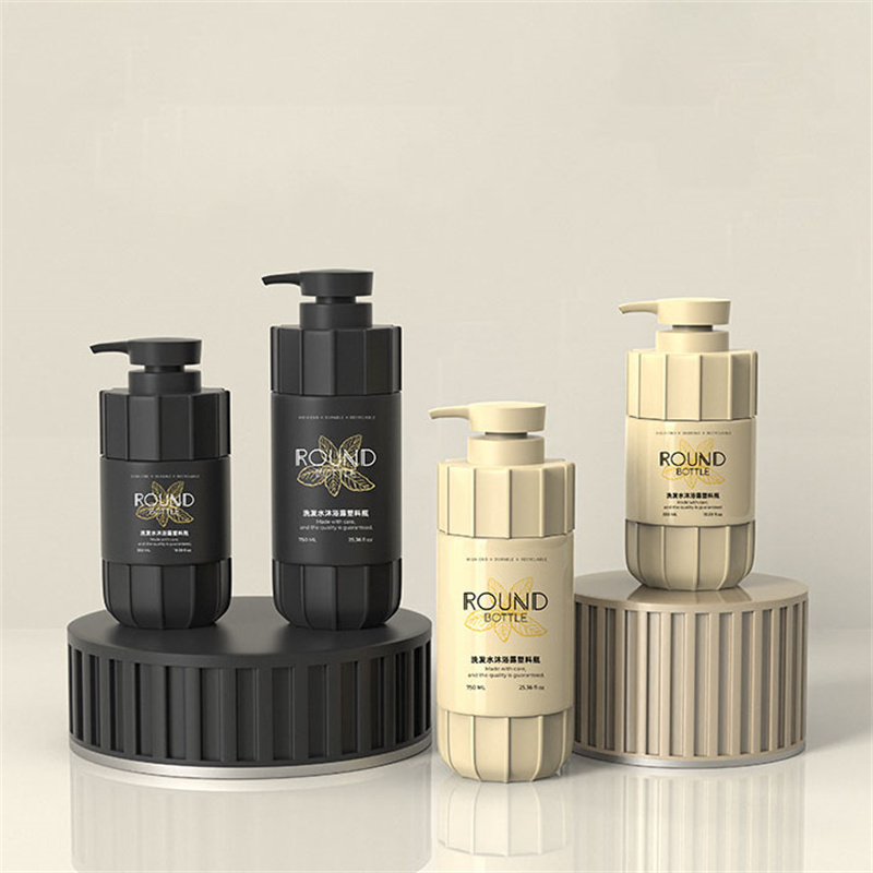 マットブラック 550 ミリリットル 600 ミリリットル 700 ミリリットル 750 ミリリットルペットプラスチックストリップ厚肉プラスチックローションポンプボトルクリーナーサンクリームシャンプーシャワージェル