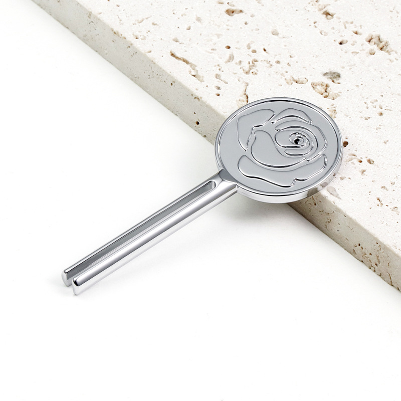 キャットフード用の猫の足の形をした亜鉛合金チューブスクイーザーのユニークなデザイン キャットフード用の猫の足の形をした亜鉛合金チューブスクイーザーのユニークなデザイン